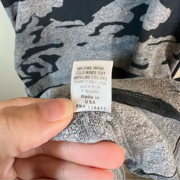 ✨ Monrow Camo Fitted Midi Dress Gray Black Small - Picture 7 of 10